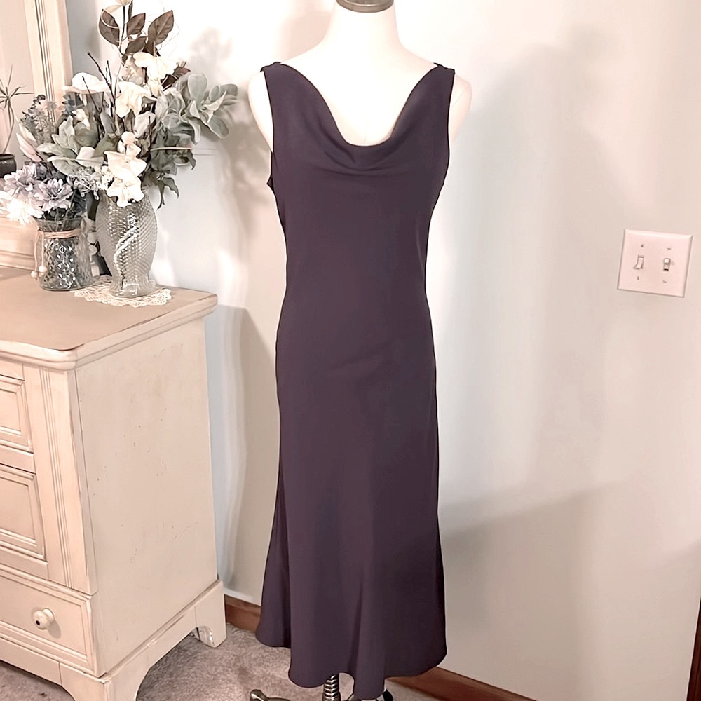 The Limited Sleeveless Mid Length Fitted Dress, Size 8